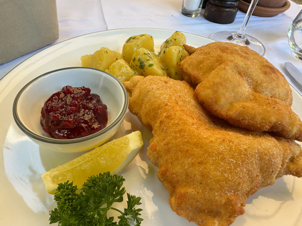 Schnitzel im Bräu am Attersee